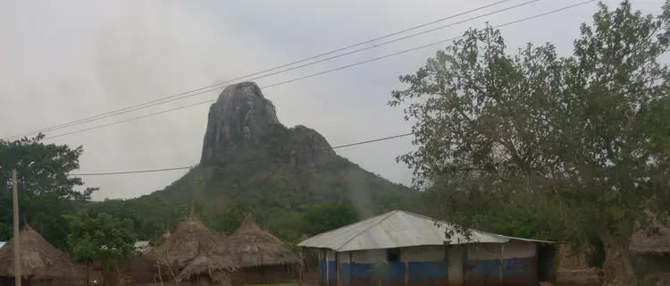 Azoolá thá Famásqare